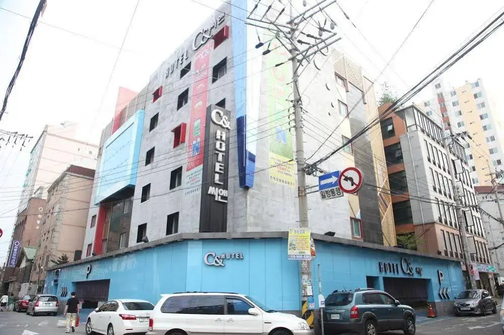 Hotel C&