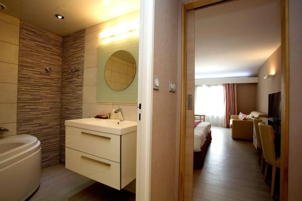 Logis Hotel Restaurant Spa Beau Site