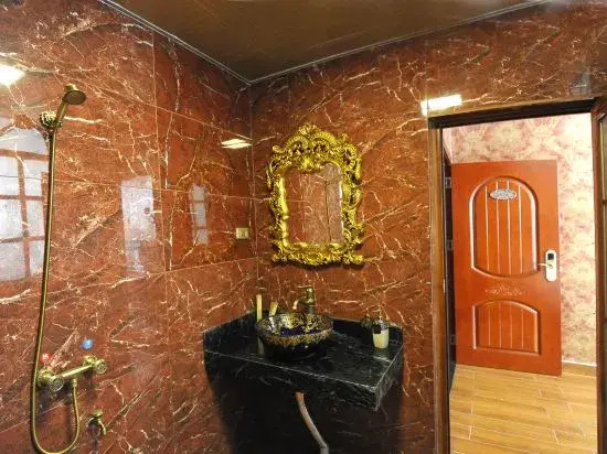 Yangshuo Bruce Residence (Qiangu Scenery Area Shop)