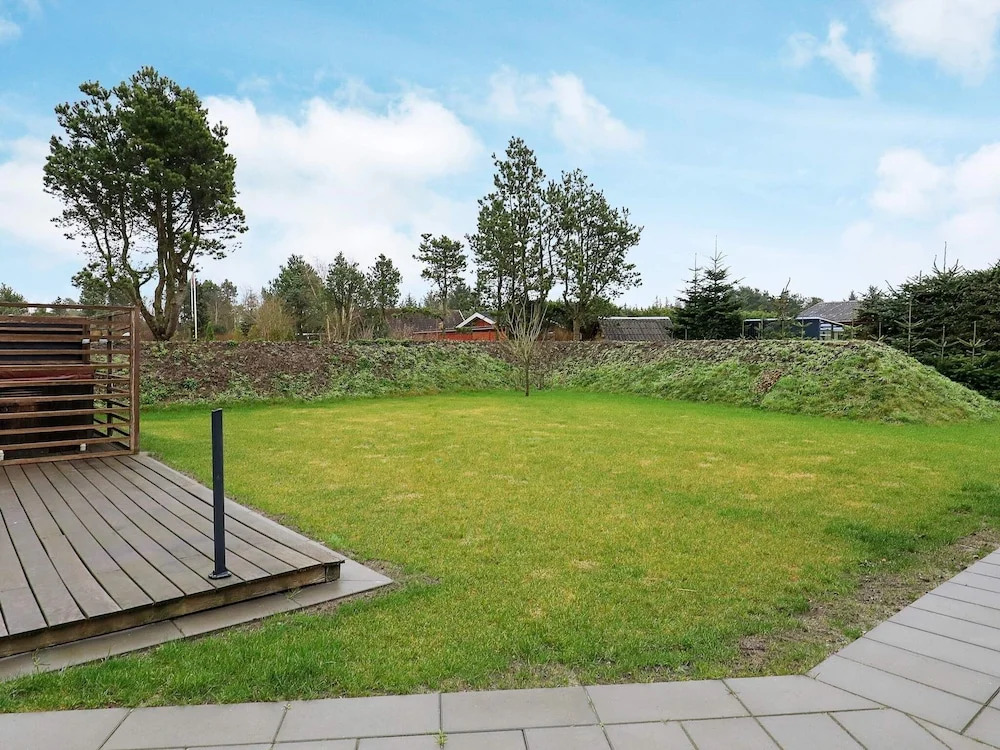 Pretty Holiday Home in Hals With Roofed Terrace