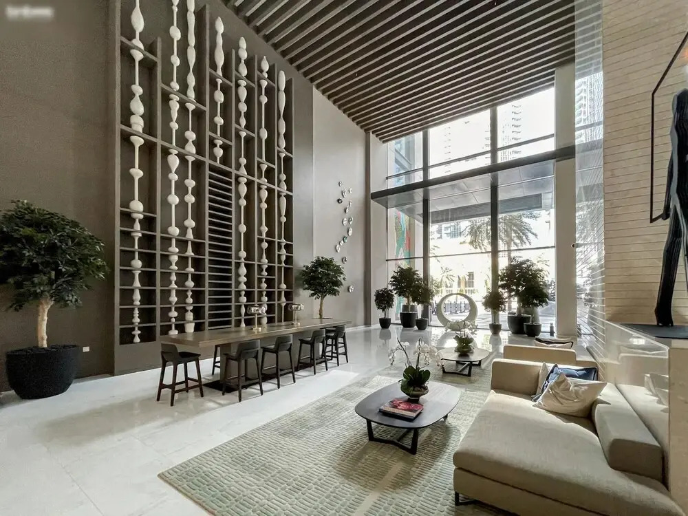 Lux 4BR Duplex in Blvd of Downtown