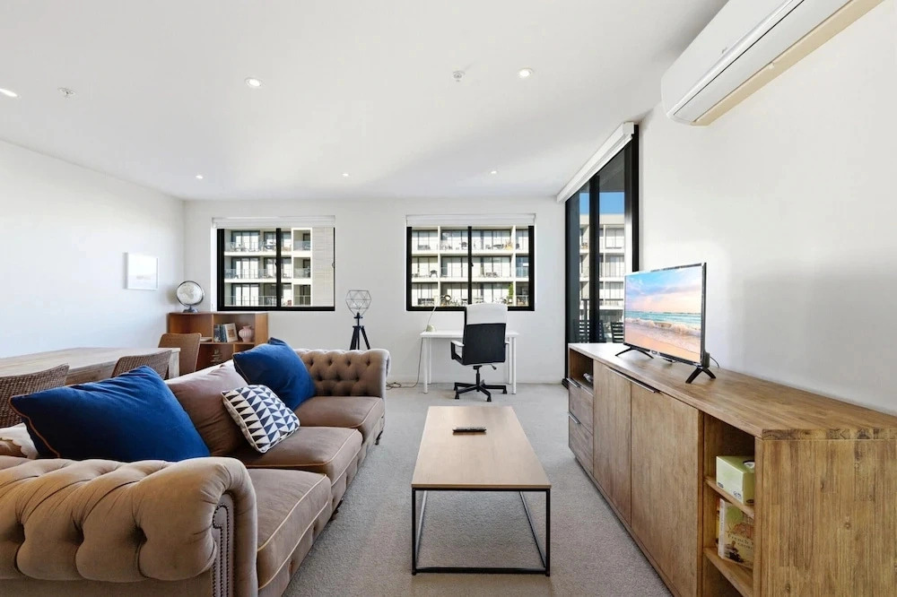 Charming 2BR Apartment Near Canberras Attractions