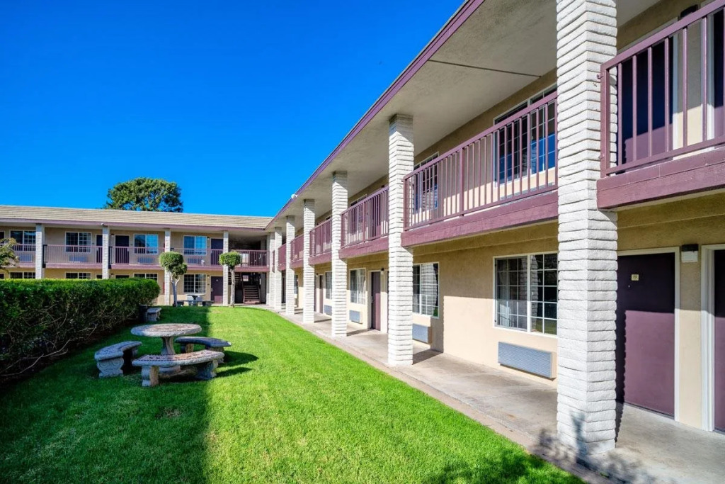 Willow Tree Inn