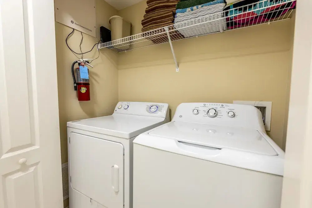 Stunning Townhome With Private Pool Close to Disney by Redawning