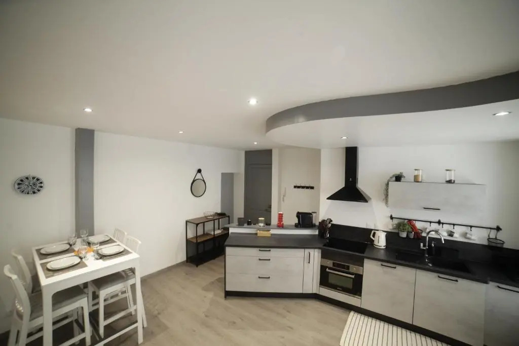 Grand Appartement 2 chambres avec Fibre et Netflix