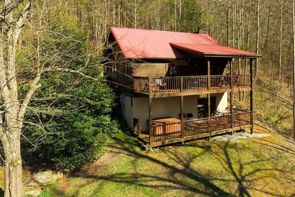 BEAR HINEY HANGOUT - 2 Br Cabin