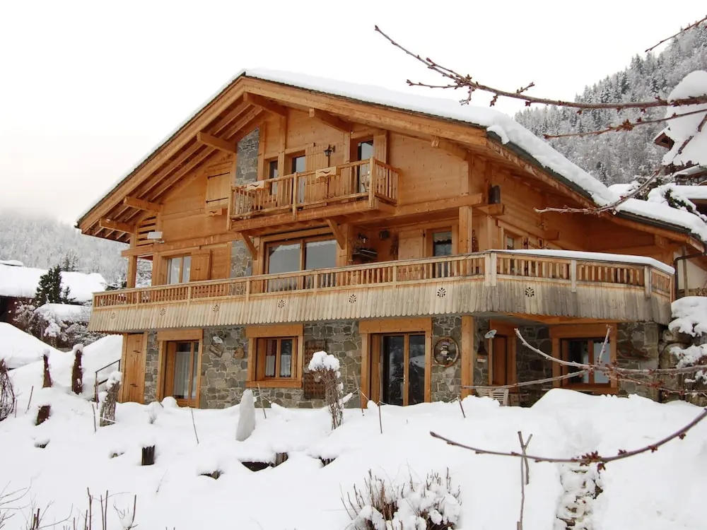 Cozy Chalet in Grand-Bornand with Garden Furniture