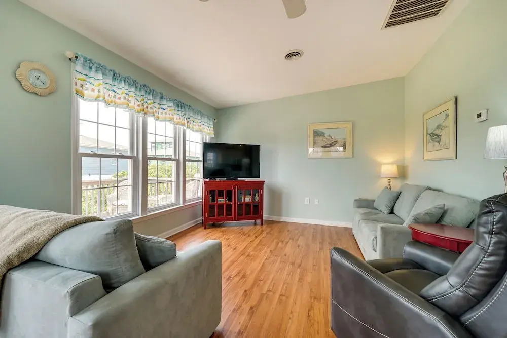 Surf City Vacation Rental - Walk to Beach