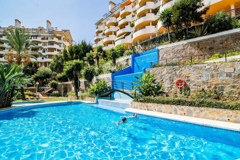 SAT - Contemporary Apartment in Puerto Banus