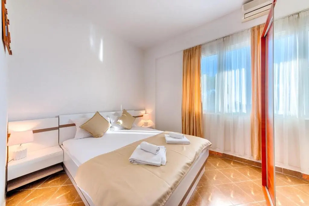 Lux Apartments S