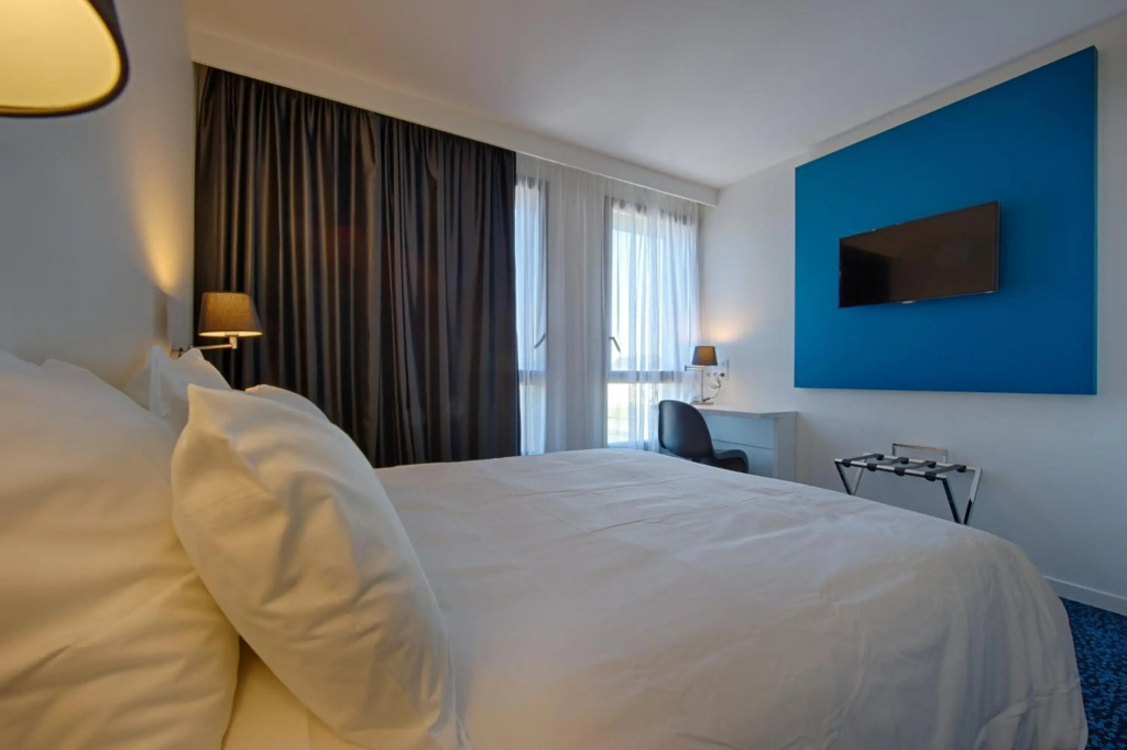 Le NexHotel