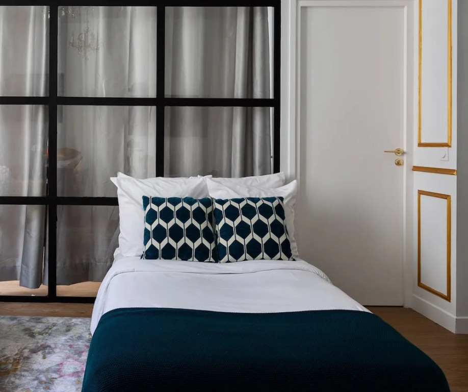 LivinParis - Luxury AC 2 & 3 Bedrooms Le Louvre