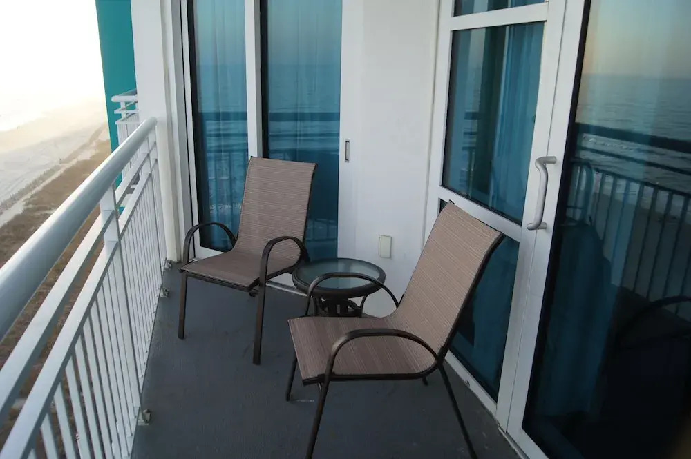 Seaside Resort 1003