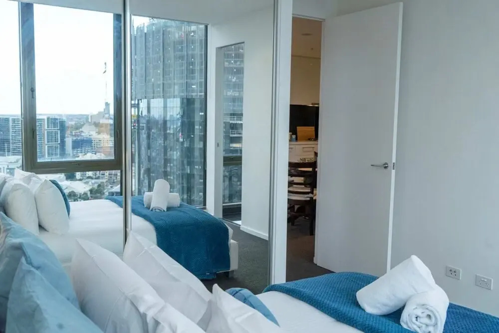 2 Bedroom Apartment with City Views