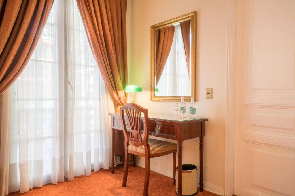 Hotel Orly