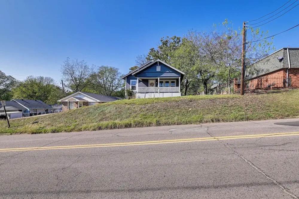 Near Campus & Casino: Family-friendly Durant Home!