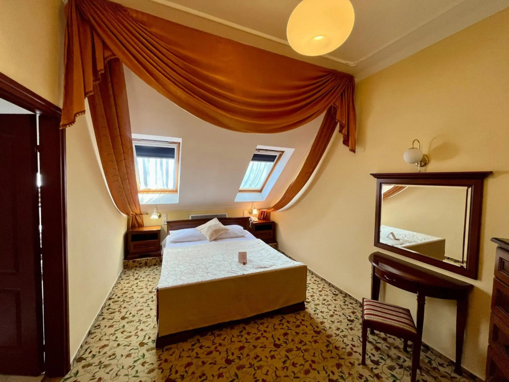 Hotel Korona Wellness, Rendezvény és Borszálloda