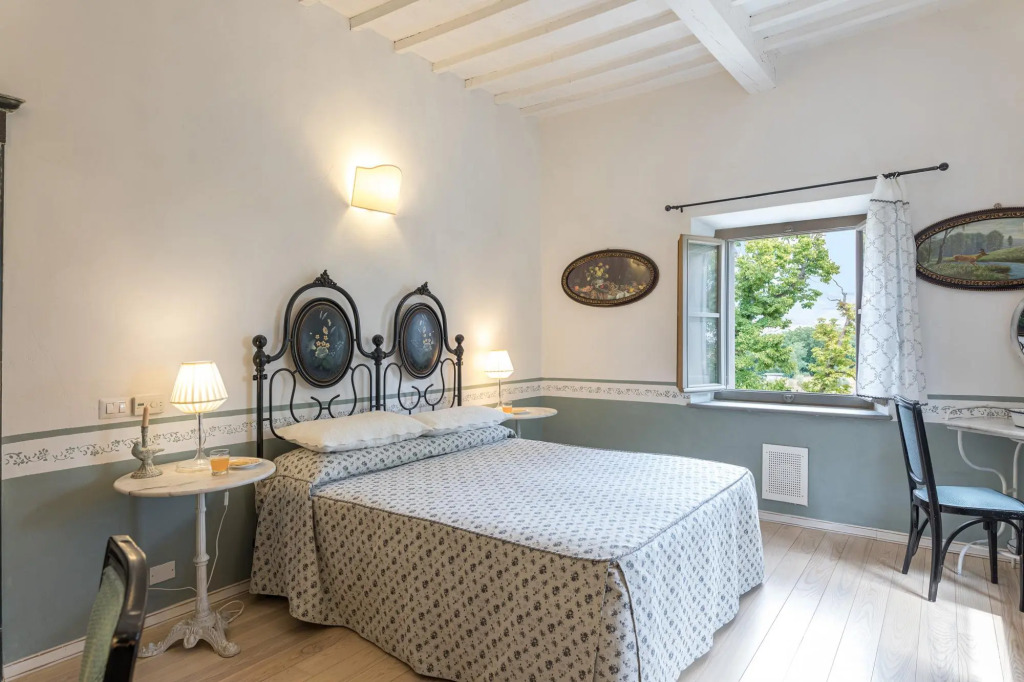 ANTICA VILLA MERELLI 12, Emma Villas