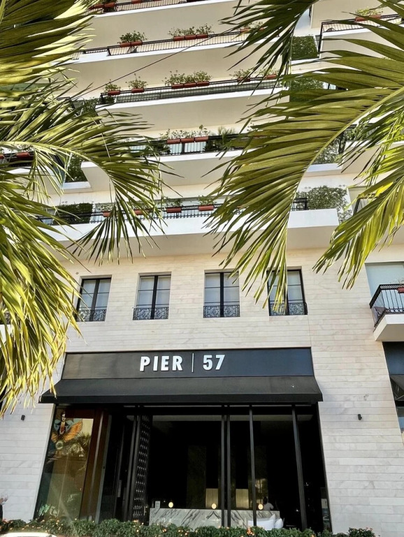 Pier 57 Penthouse 703 Romantic Zone Spectacular Ocean Views