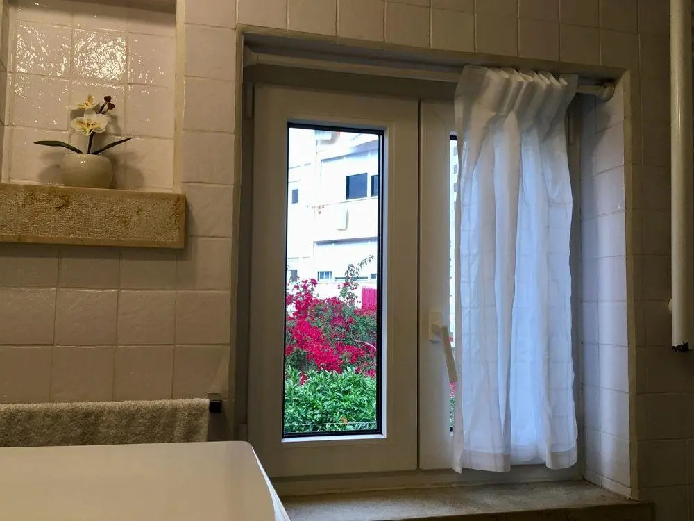Flores Guest House