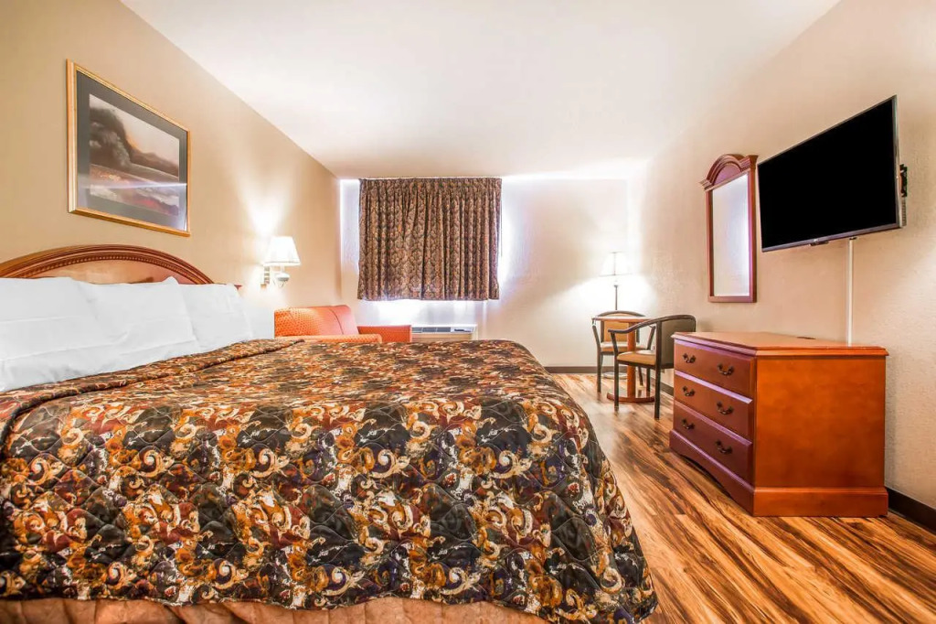 Red Lion Inn & Suites Caseyville