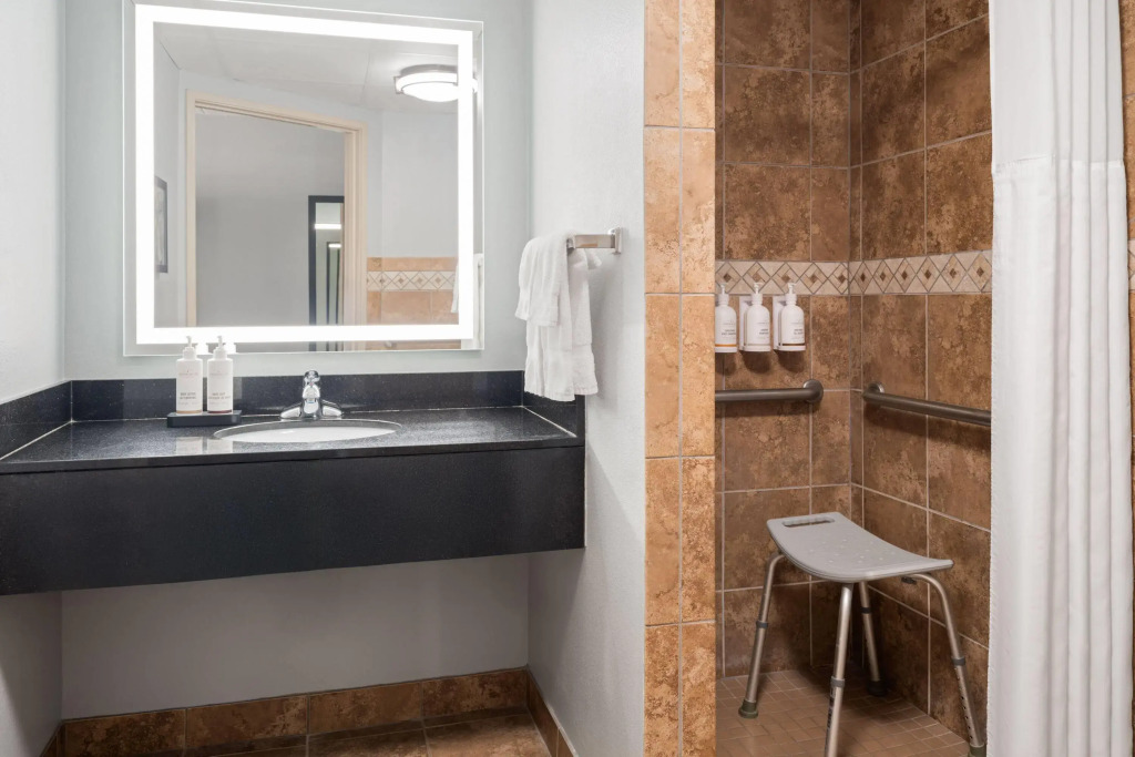 AmericInn by Wyndham Grand Forks
