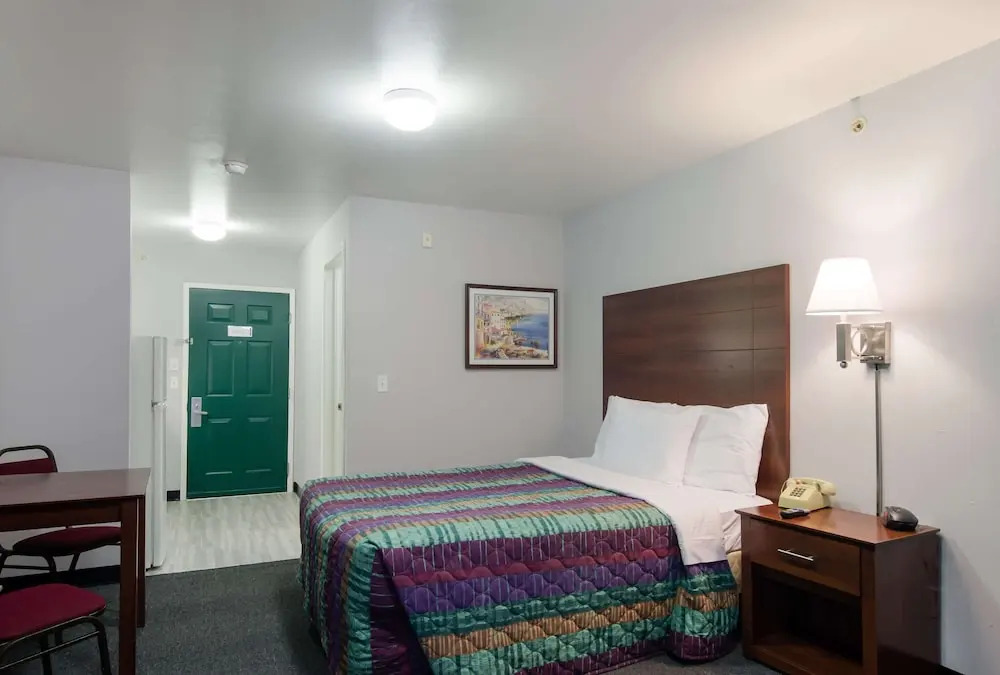 Savannah Suites