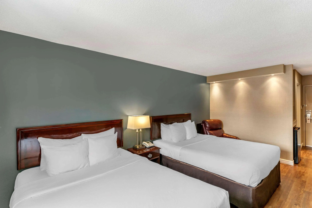 Econo Lodge Hotel Brossard