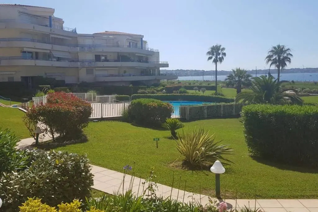 Appartement Juan-les-Pins antibes piscine et mer a 200m