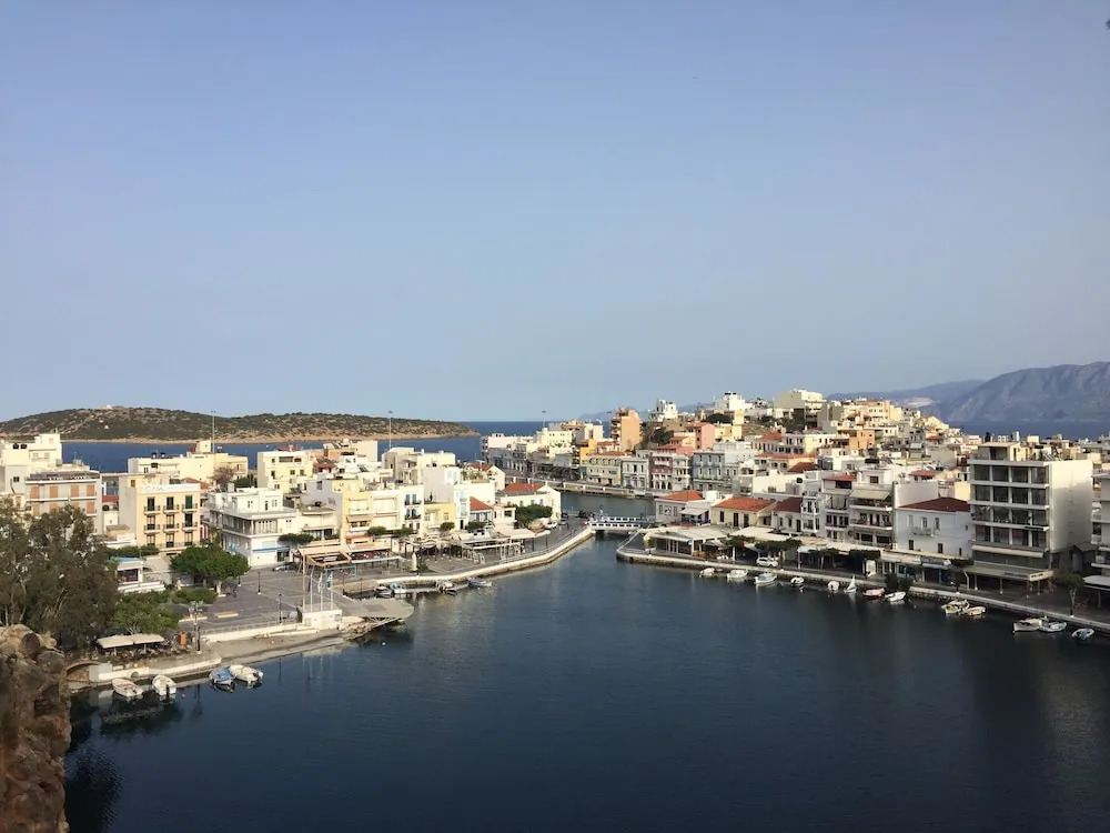 Down Town Appartment near Beach & Harbour in Agios Nikolaos
