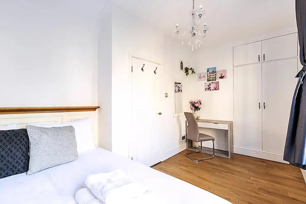 Spacious 4-bed House Near Liverpool St