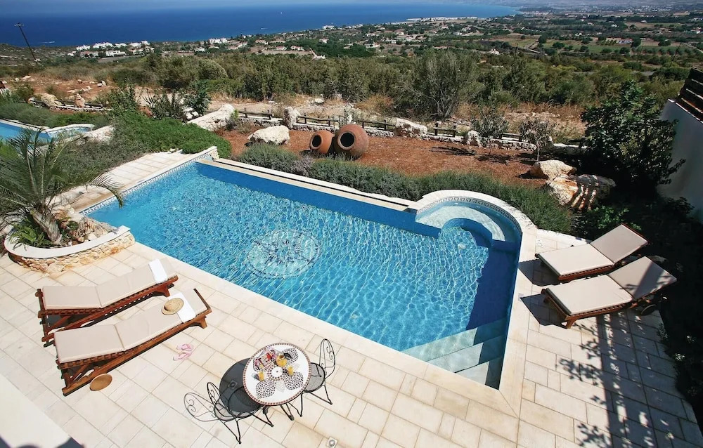 Gorgeous Home In Neo Chorio With Wifi
