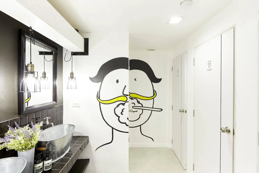LiveitUp Asok Hostel