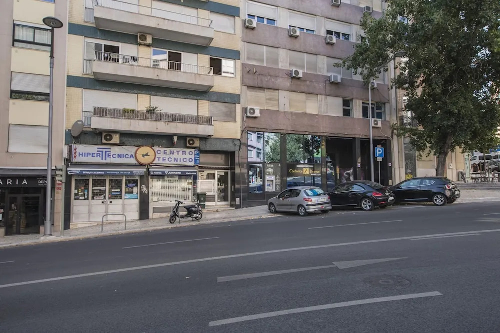 Marquês de Pombal Terrace by Lisbon Village Apartments