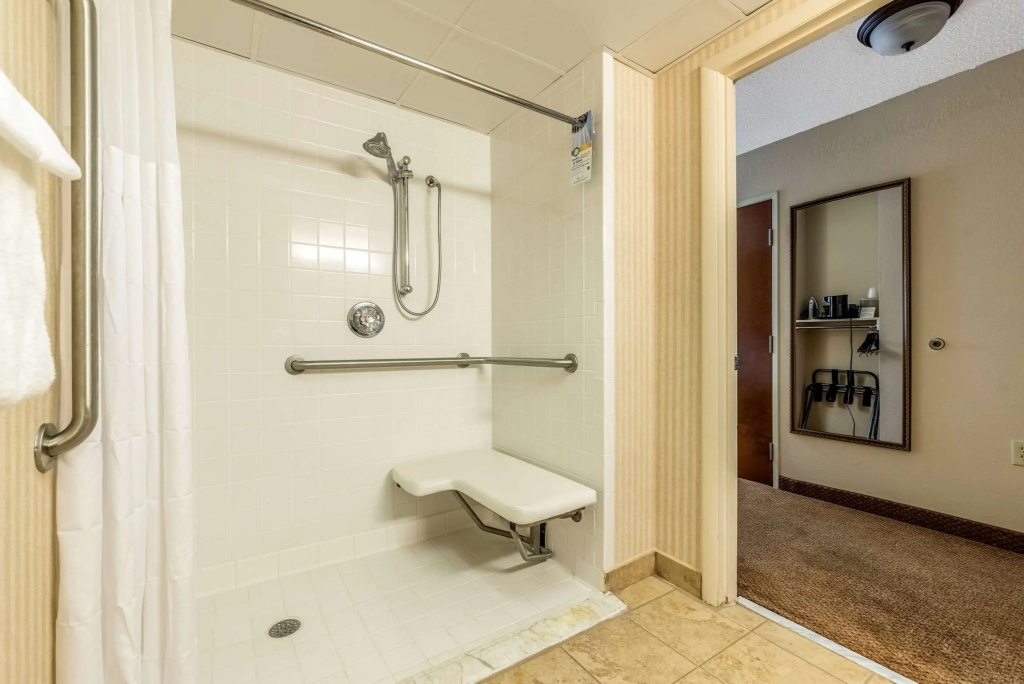 Quality Inn & Suites Clemmons I-40