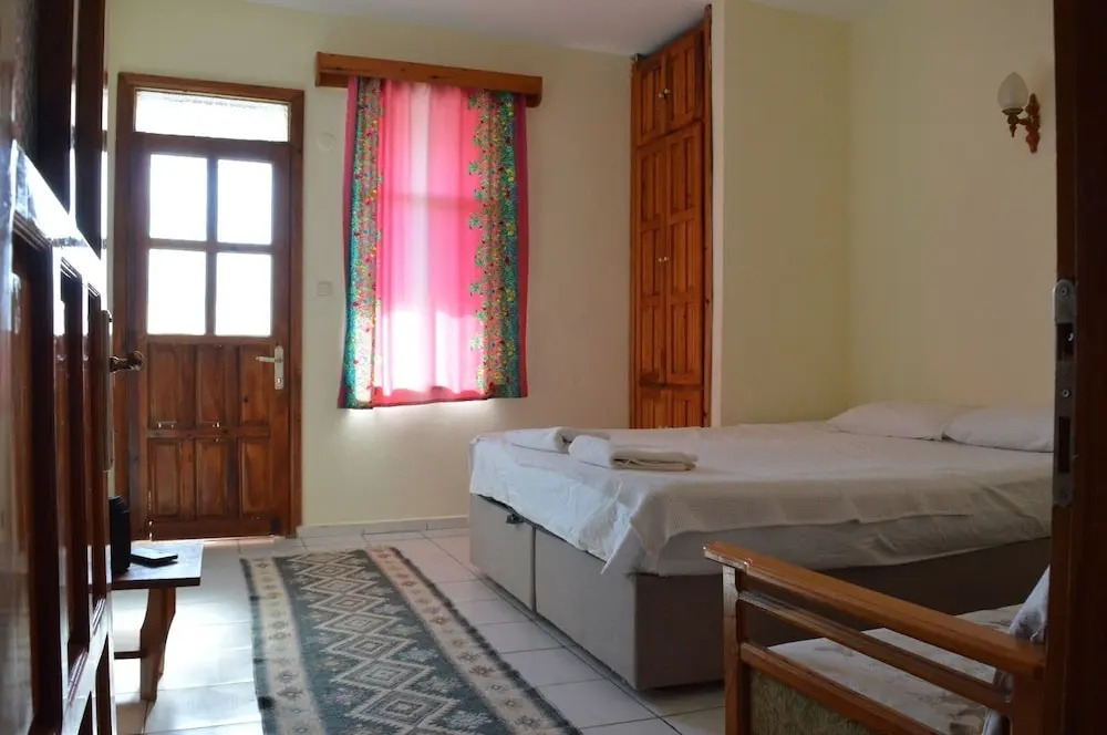 Erasmus Apart Hotel