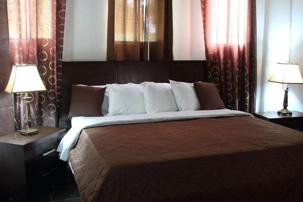La Maison Hotel