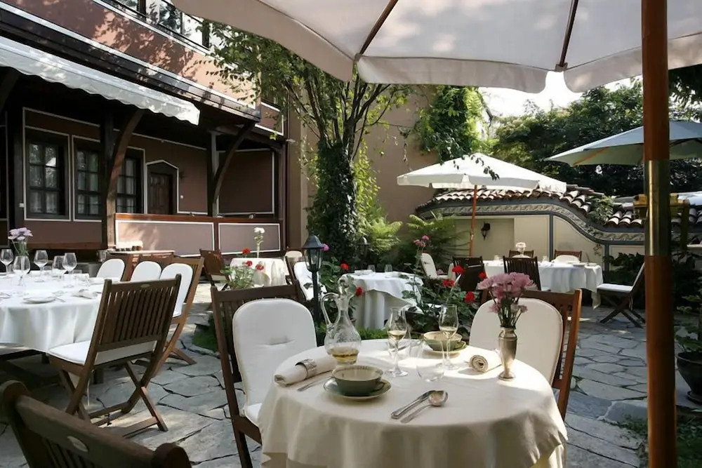 Old Legends Hotel