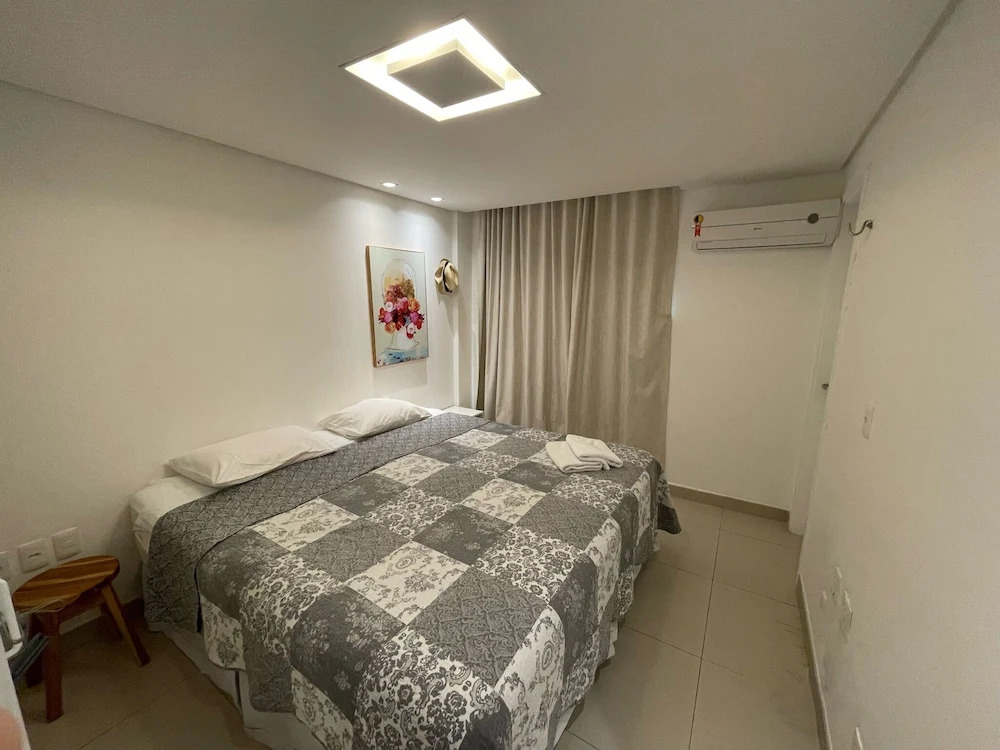 Riviera Beach Place Golf Residence