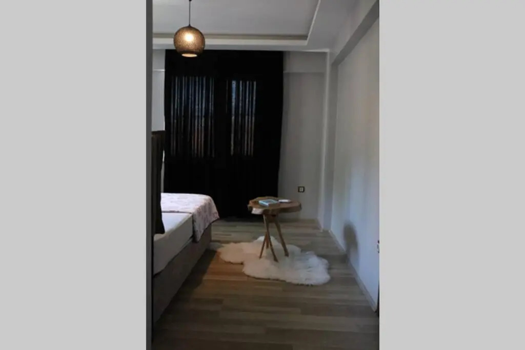 Full Müstaki̇l Göl Manzarali Havuzlu Vi̇lla- Btk02