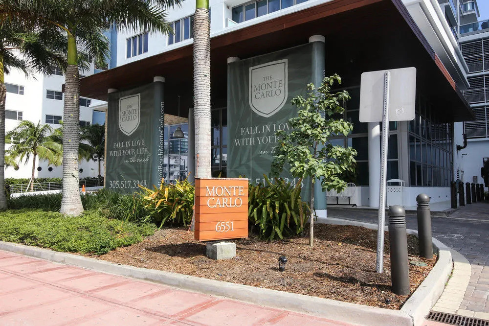 Monte Carlo Suites in Miami Beach
