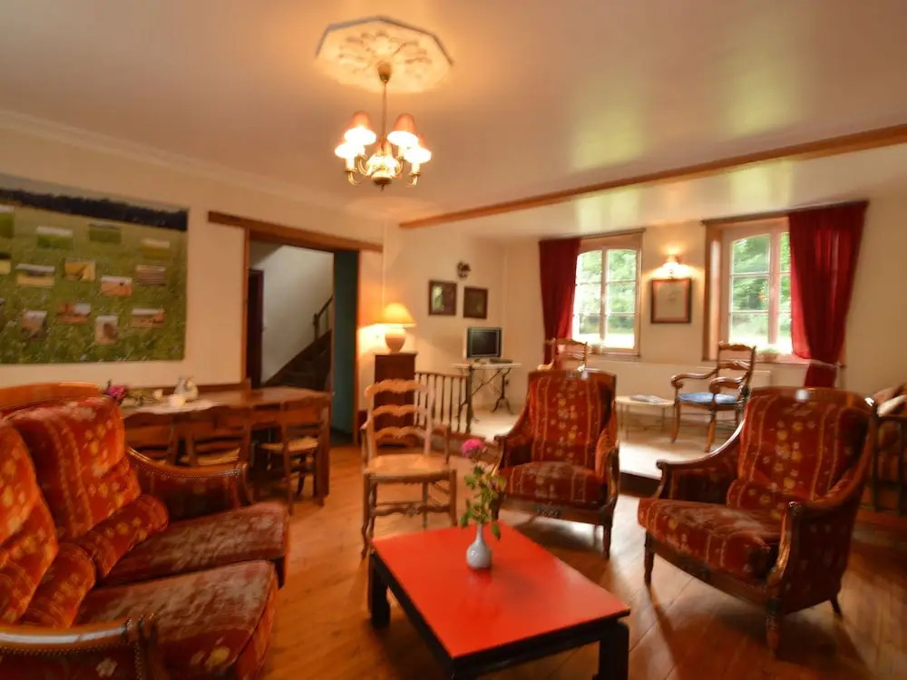 Well-maintained Farmhouse With Large Garden, Just 15 Minutes From the sea