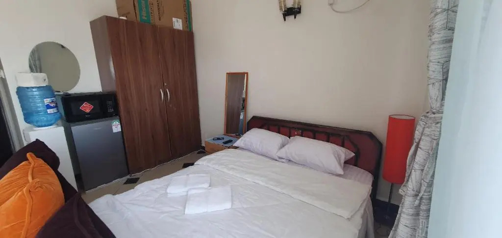 Peron Studio Apartment