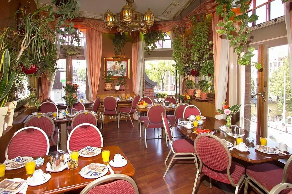 Nadia Hotel