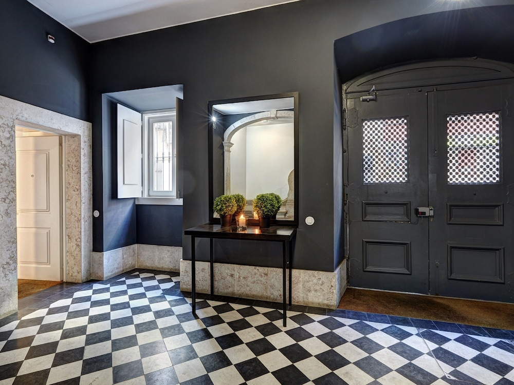 Canaan Lifestyle Apartments Lisbon Combro 77 by Get Your Stay