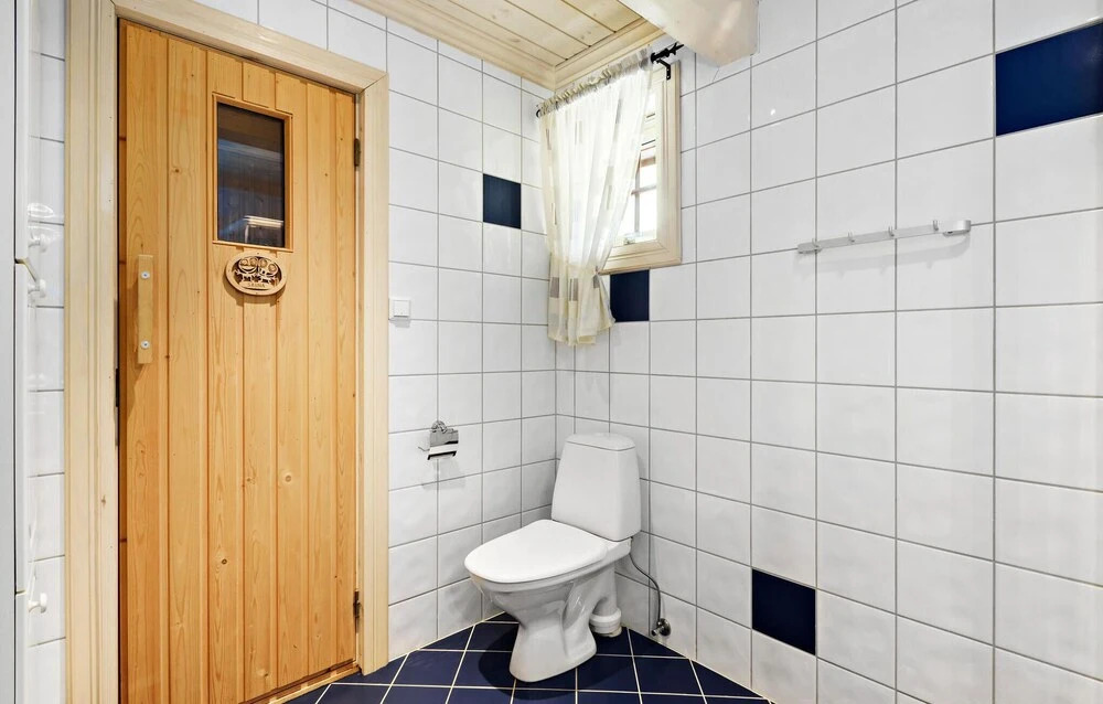 Cozy Home In Norheimsund With Sauna