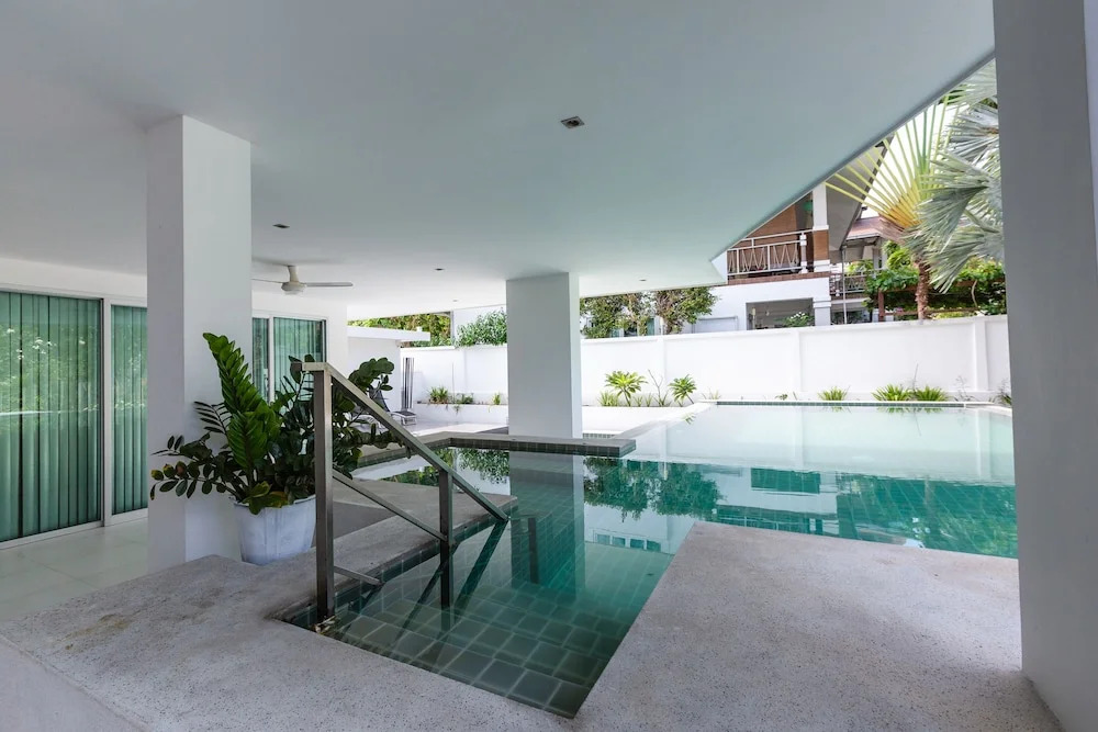 4 Bedroom Modern Pool Villa