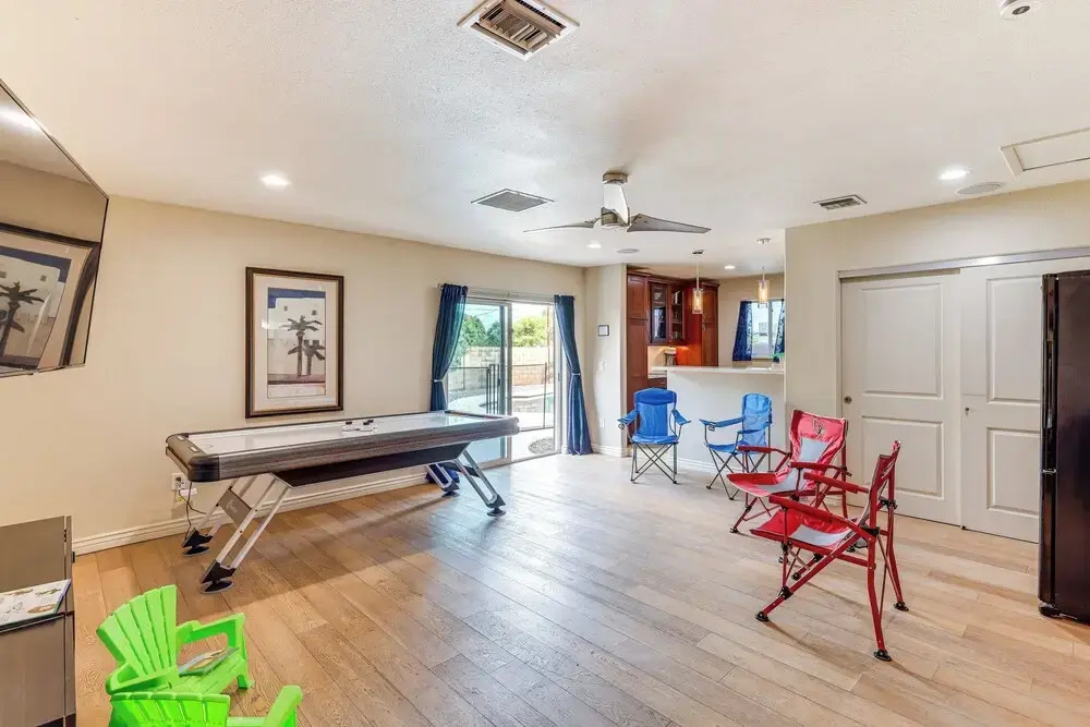 Game Room + Pet-friendly Yard! Family Phoenix Gem