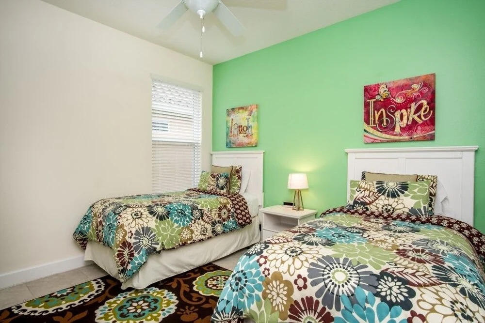 Stunning Modern Solterra 5 Bedroom/4 Bathroom Home