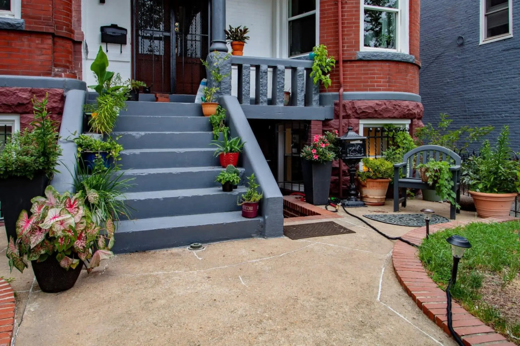 Fancy 1-BR in Central Location ⚜ Parking available